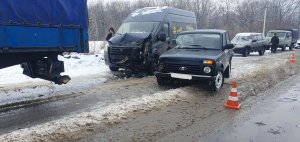 В Елецком районе в ДТП пострадали водитель и пассажир ВАЗа